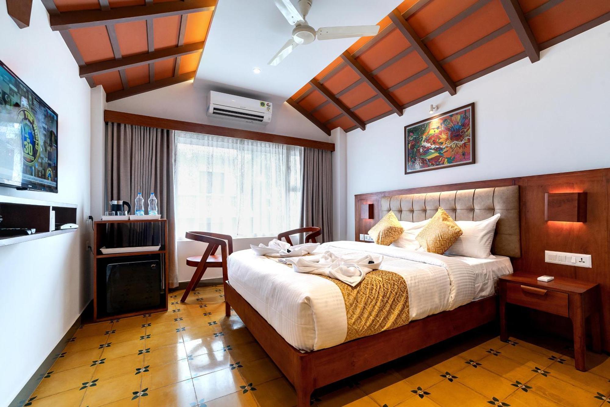 Hotel Palcastle Regency à Palakkad Extérieur photo