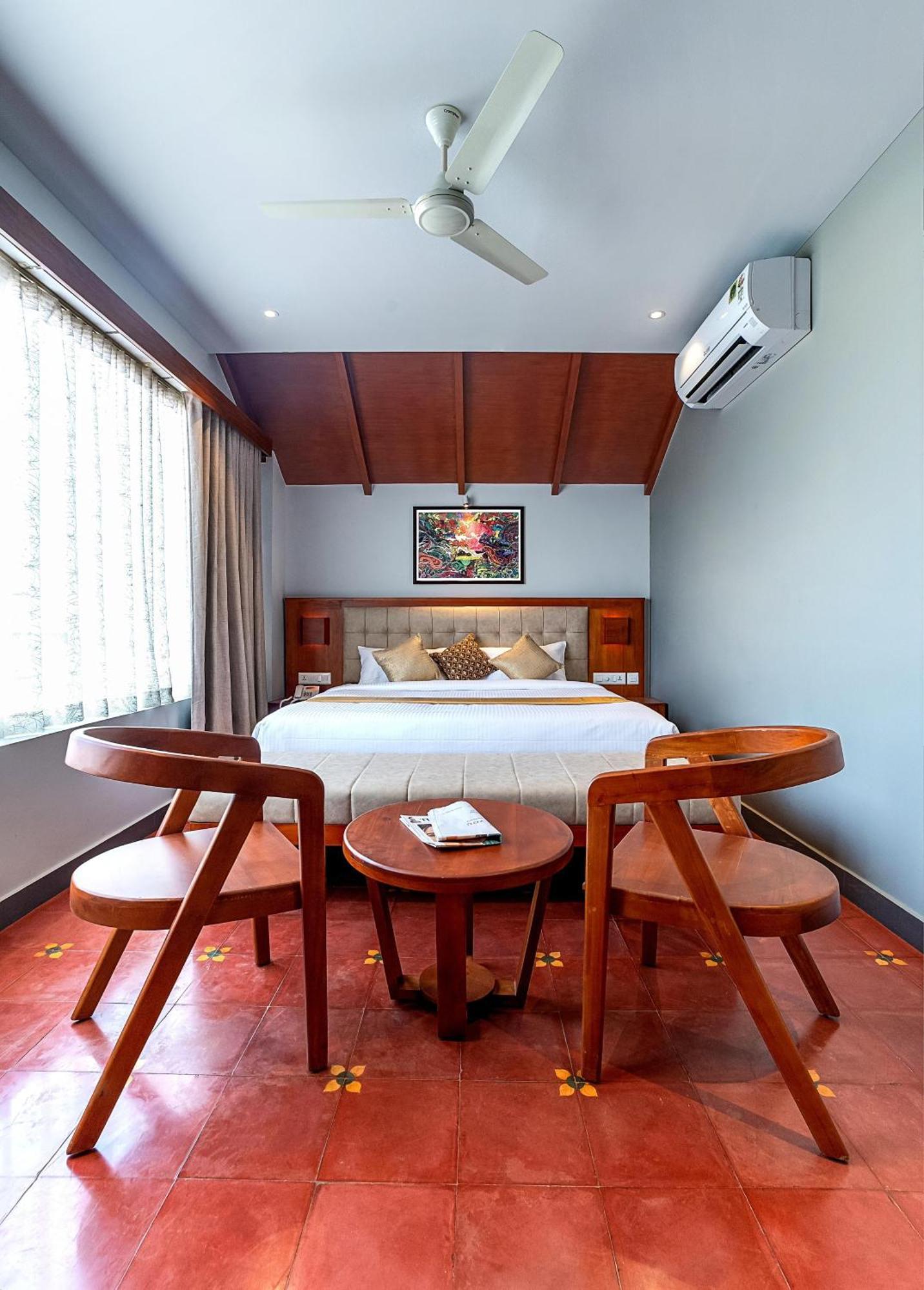 Hotel Palcastle Regency à Palakkad Extérieur photo