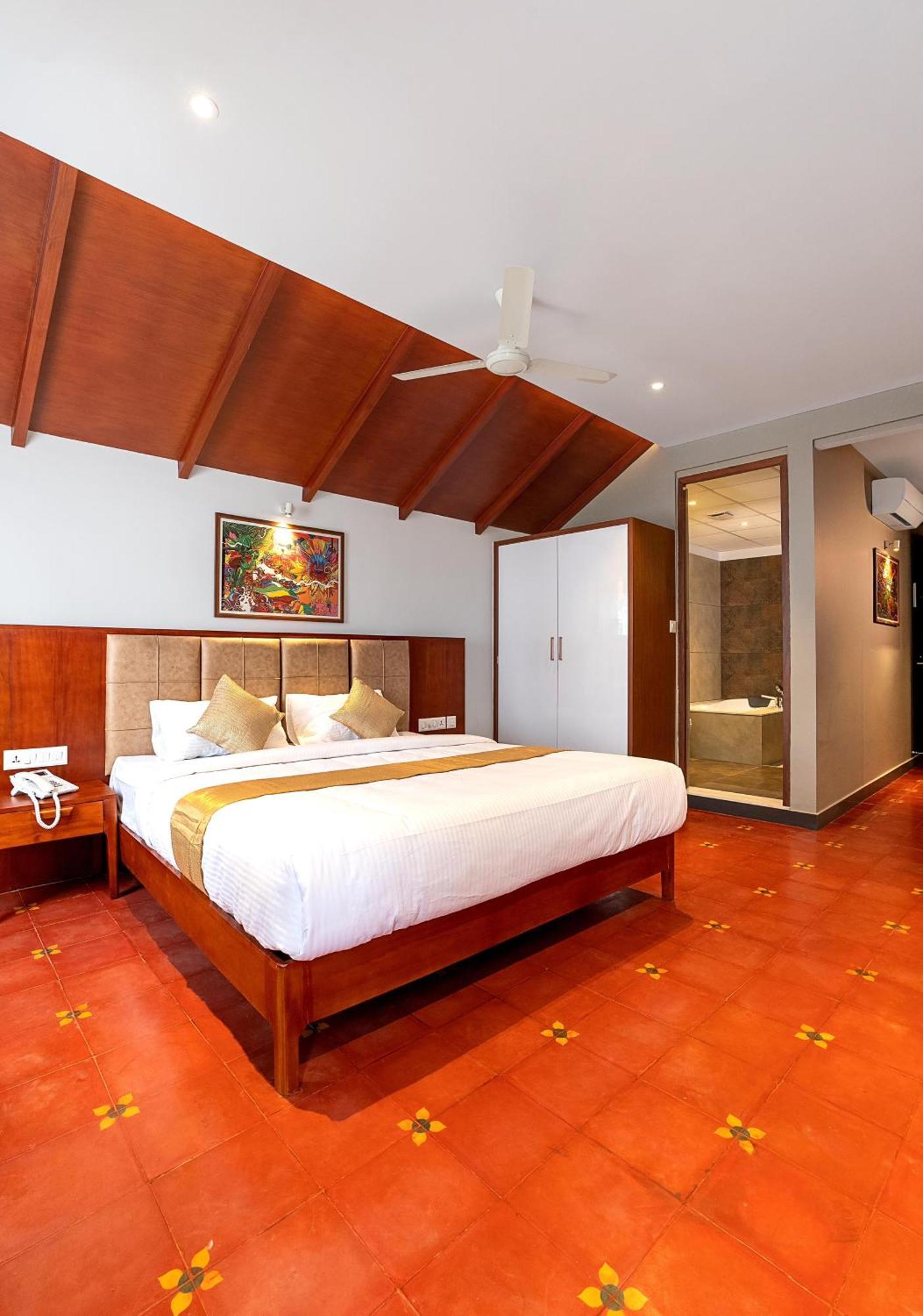 Hotel Palcastle Regency à Palakkad Extérieur photo